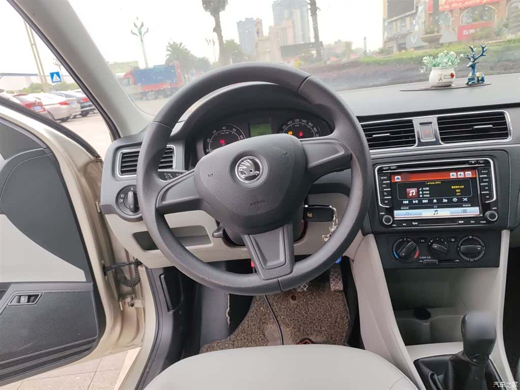 Skoda Rapid, 2016 11