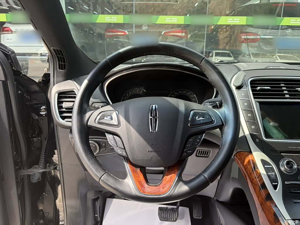 Lincoln MKX, 2018 12