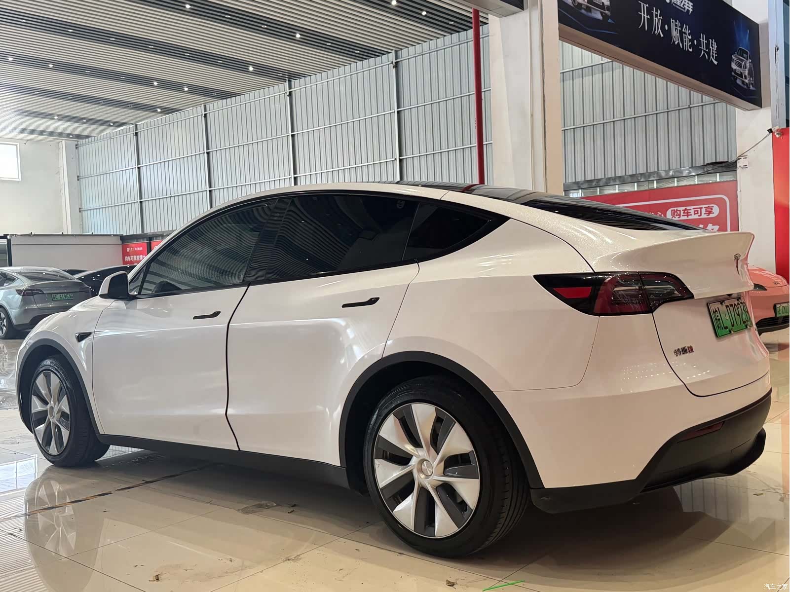 Tesla Model Y, 2023 6