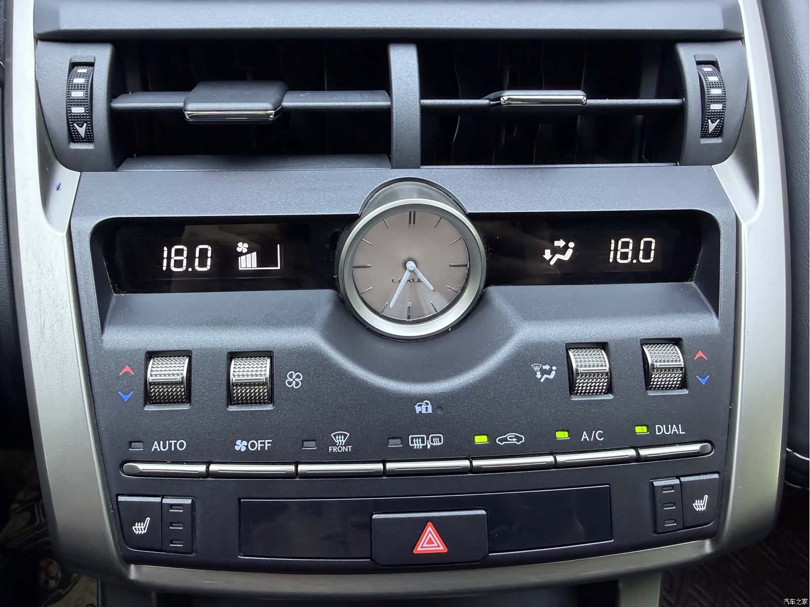 Lexus NX, 2019 13