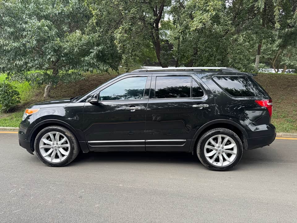 Ford Explorer Ford Explorer