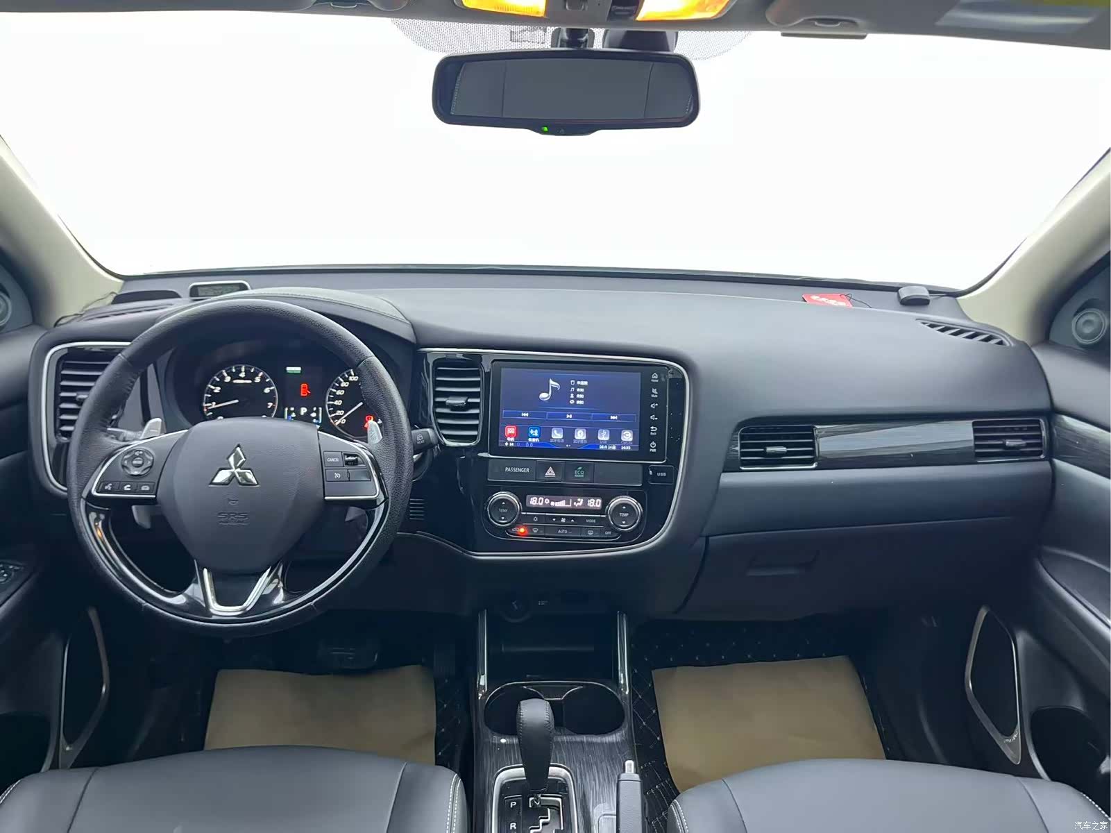 Mitsubishi Outlander, 2017 все фото