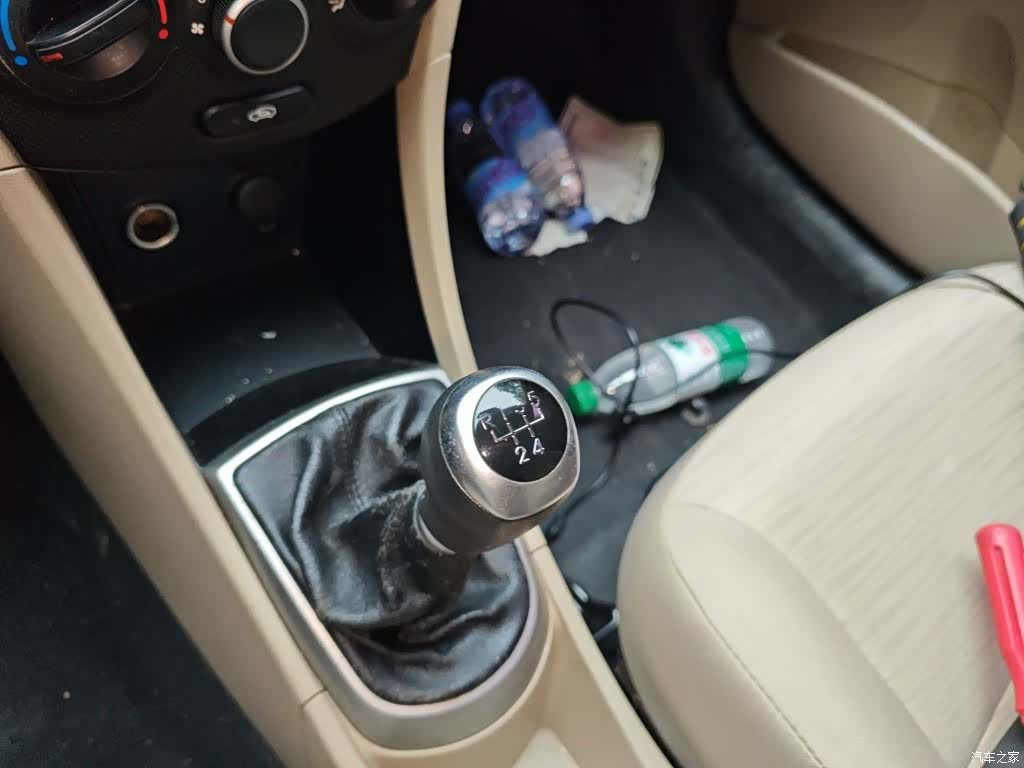 Hyundai GLS, 2015 15
