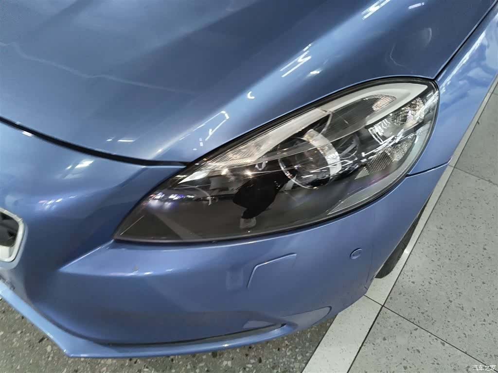 Volvo V40, 2016 18