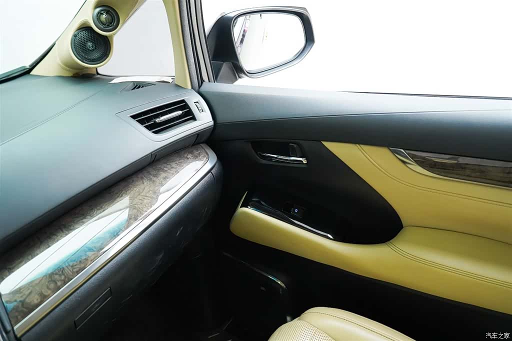 Toyota Alphard, 2018 16