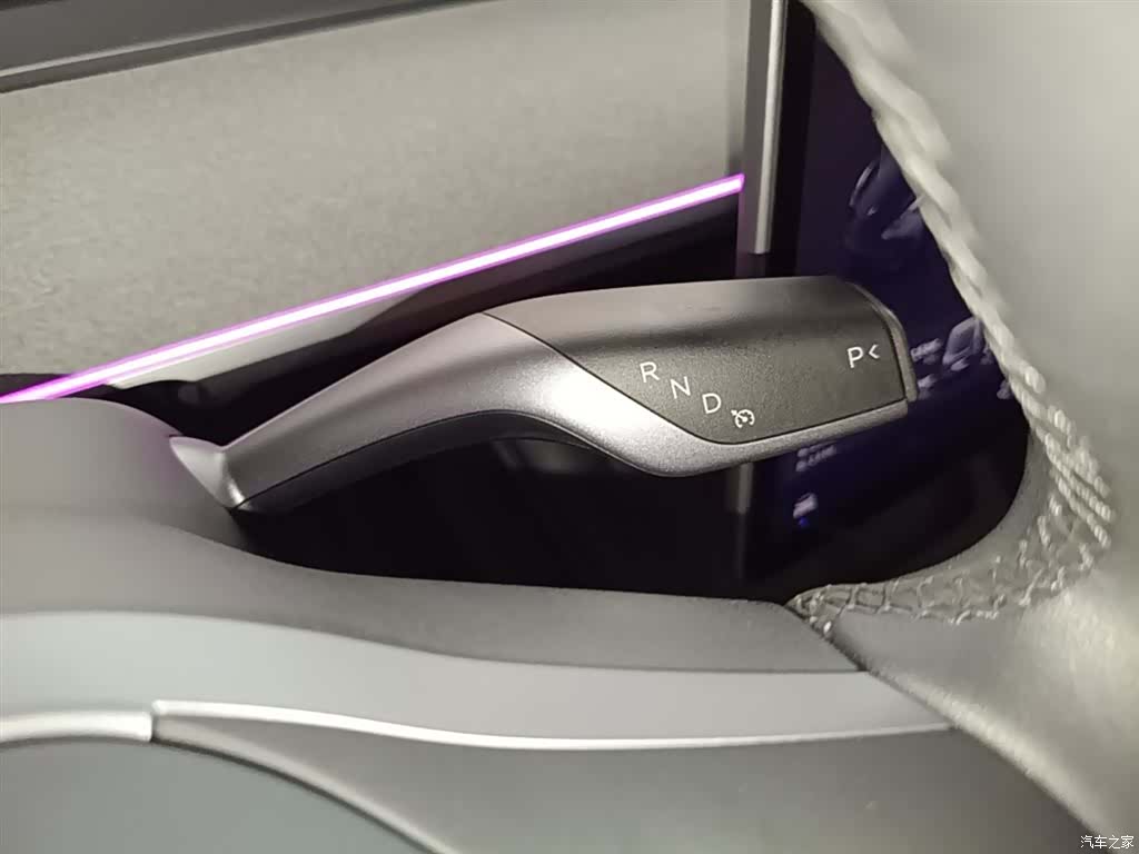 Tesla Model Y, 2024 14
