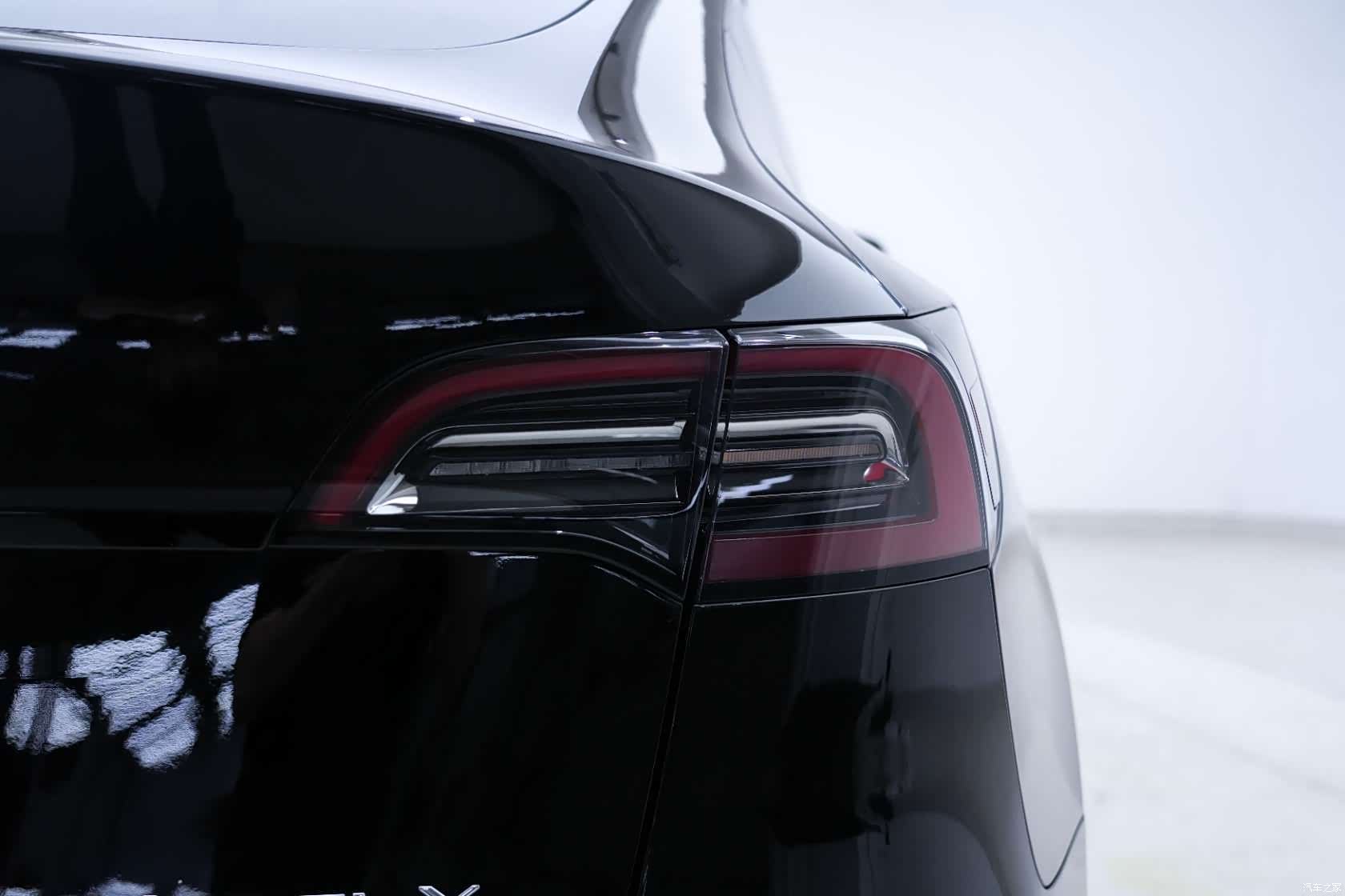 Tesla Model Y, 2023 12