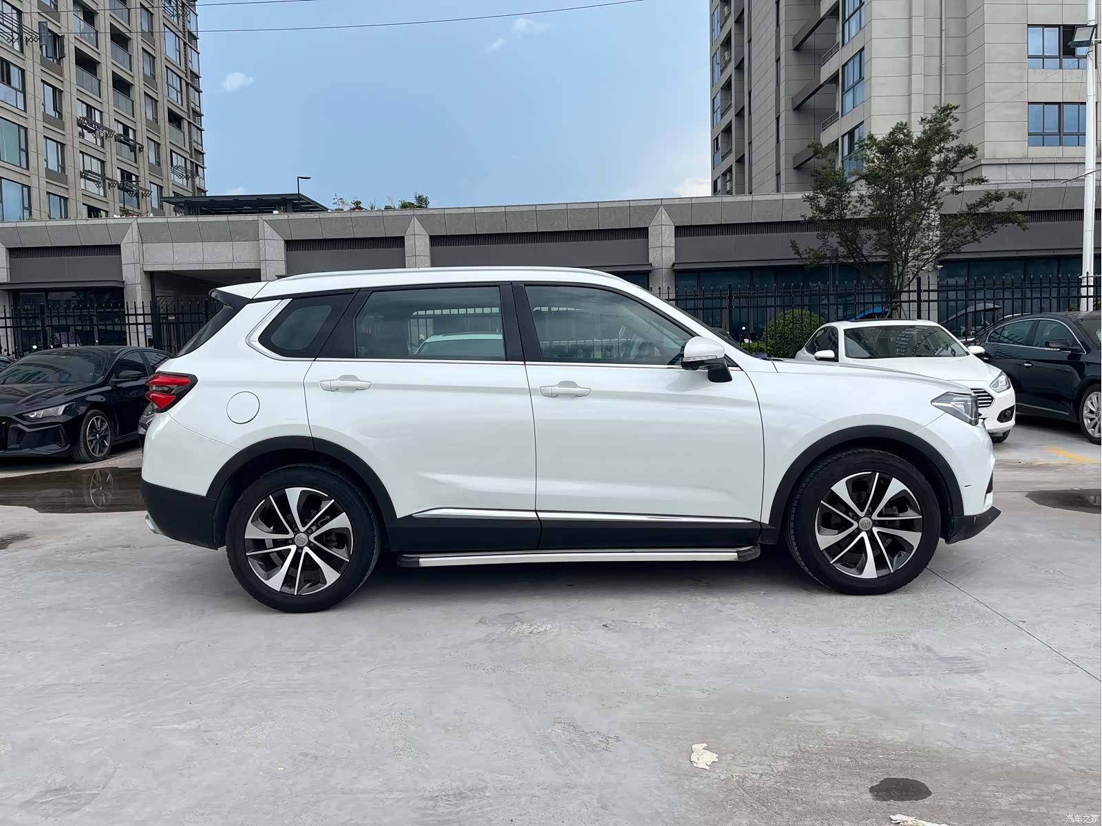 HuaChenZhongHua V7, 2018 4