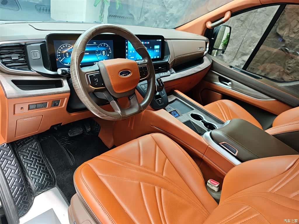 Ford Tourneo, 2024 6