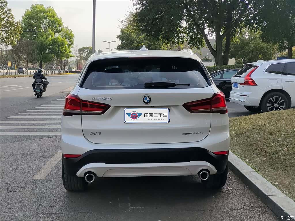 BMW X1, 2020 все фото