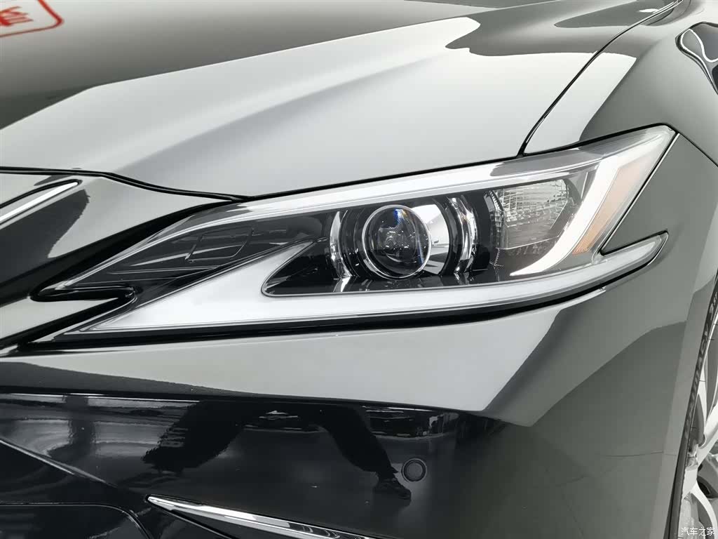 Lexus ES, 2021 7