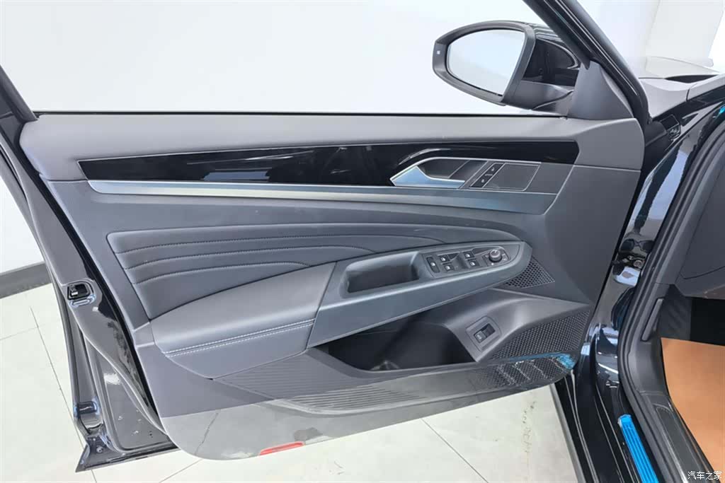 Volkswagen Passat, 2025 7