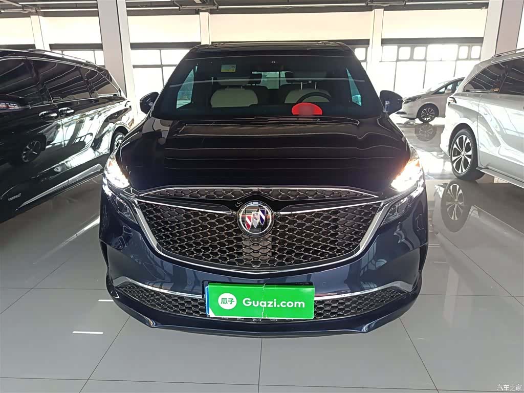 Buick GL8, 2022 3