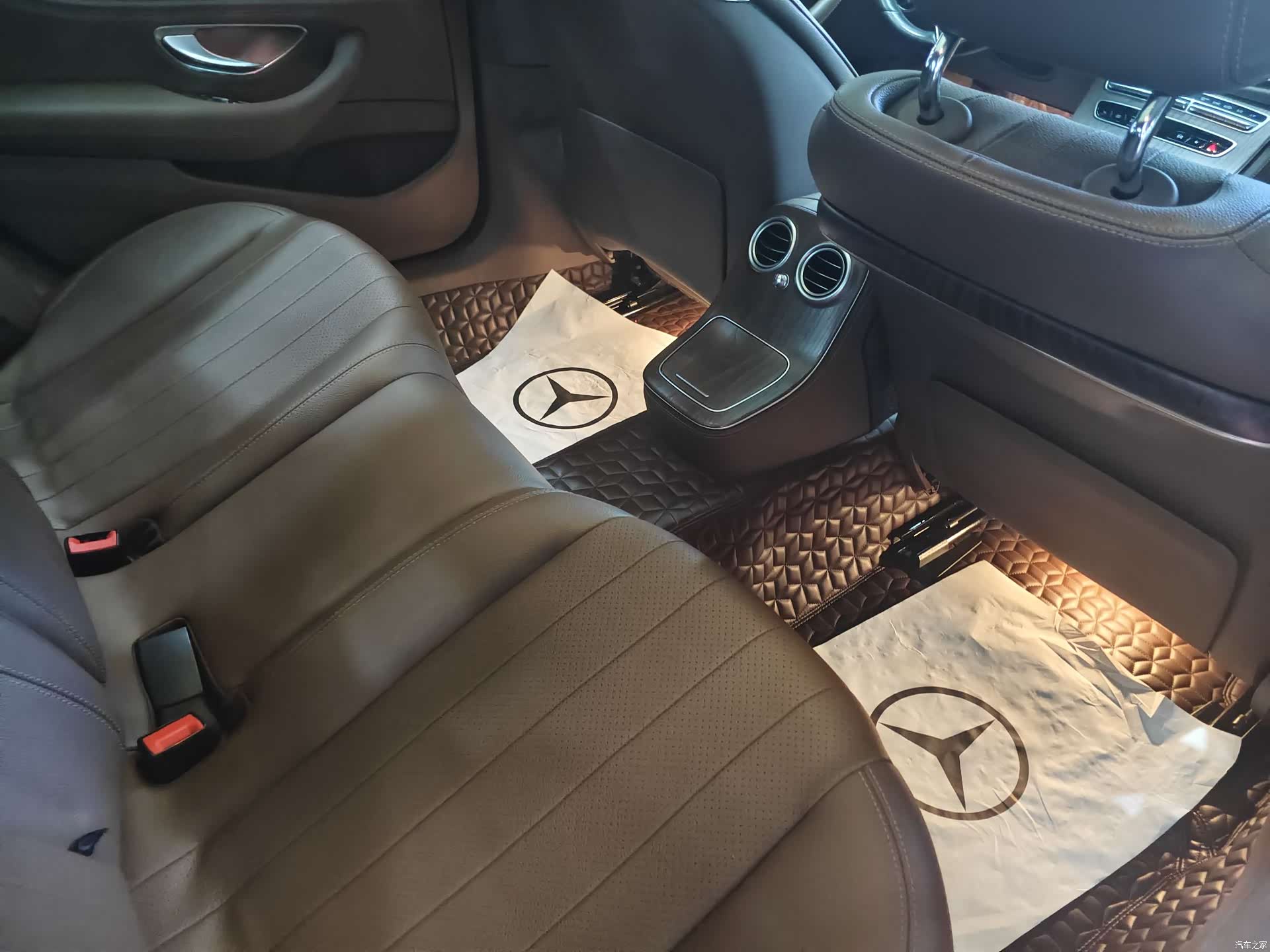 Mercedes-Benz E-Class, 2021 13