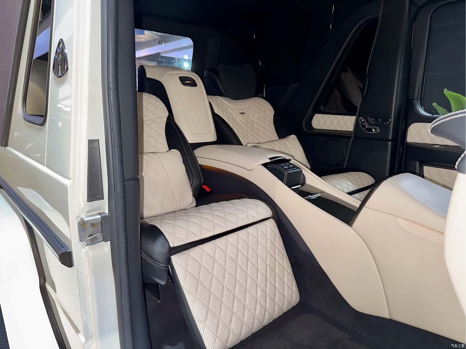Mercedes-Benz G-Class, 2018 29