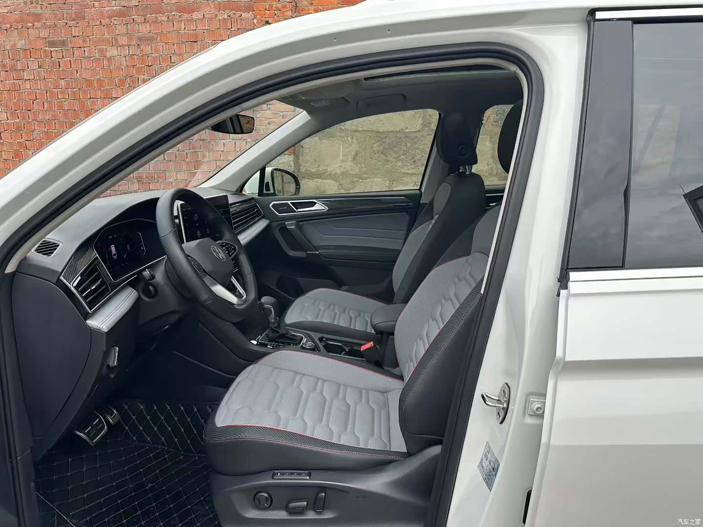 Volkswagen Tiguan L, 2023 4