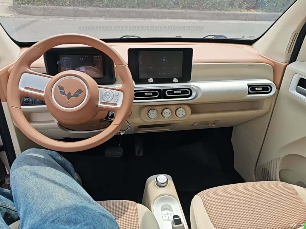 Wuling MINIEV, 2024 10