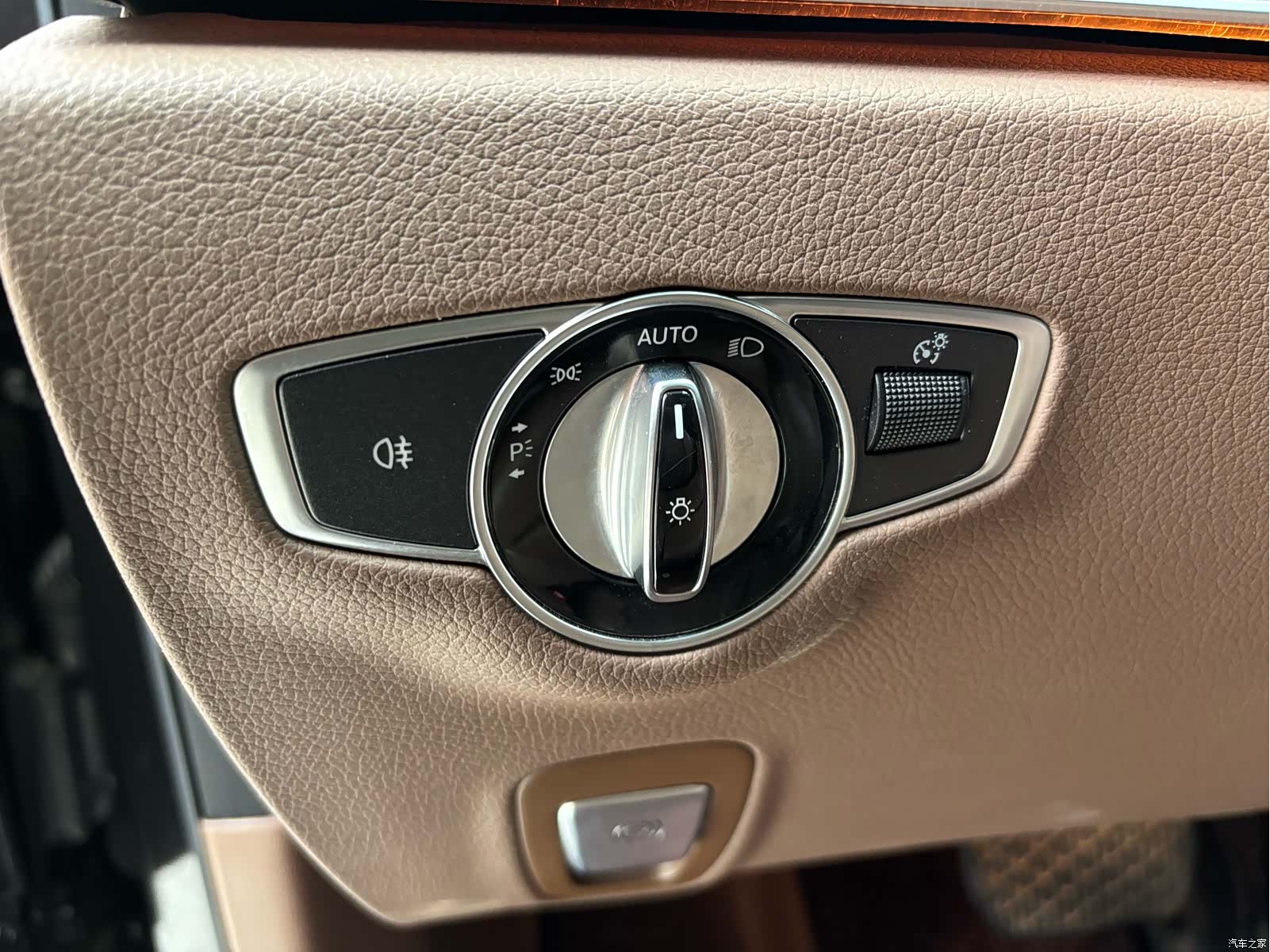 Mercedes-Benz E-Class, 2018 14