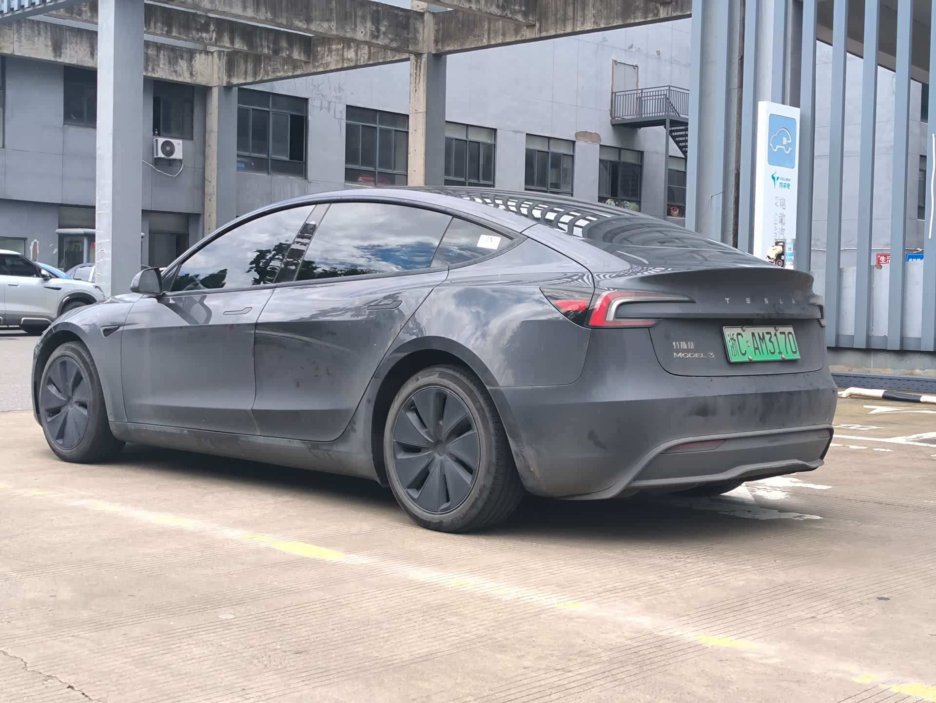 Tesla Model 3, 2024 9