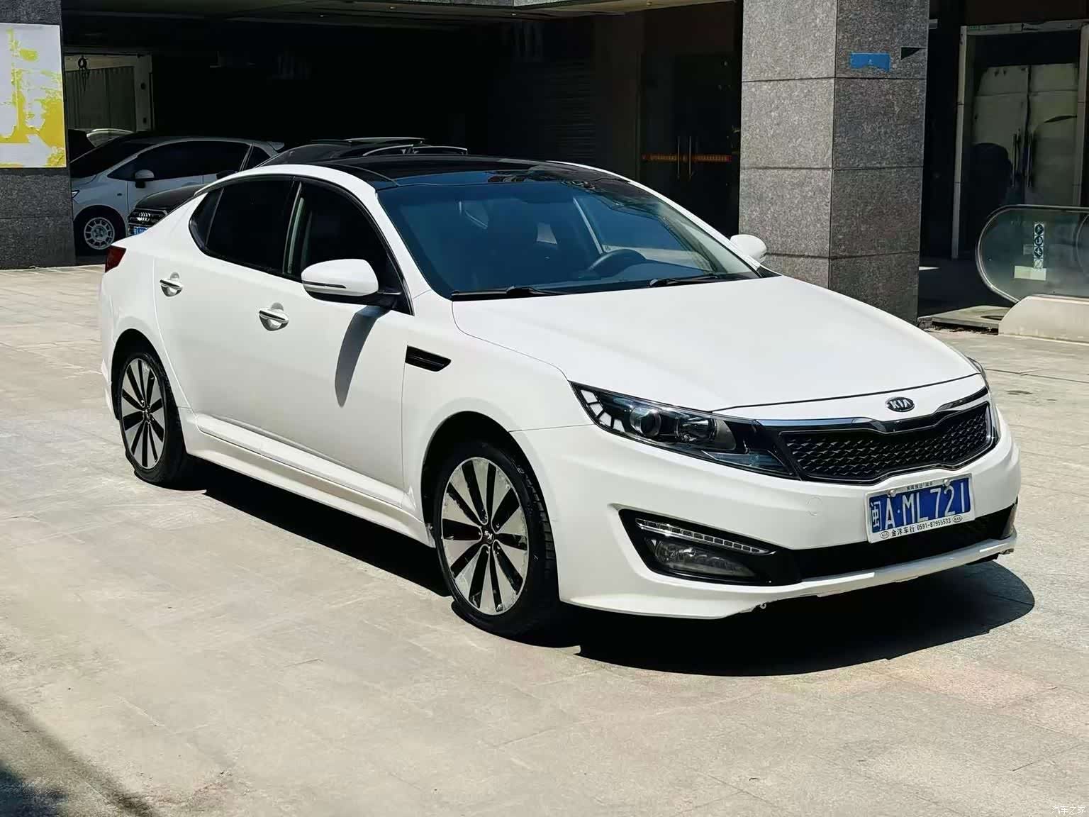 Kia K5, 2012 3