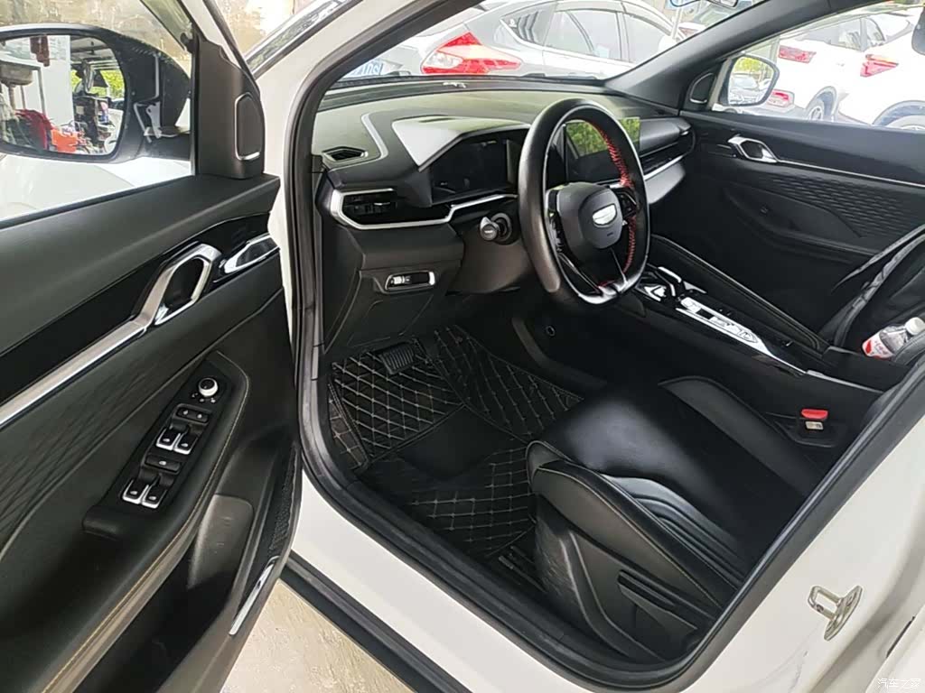 Geely Coolray, 2025 16