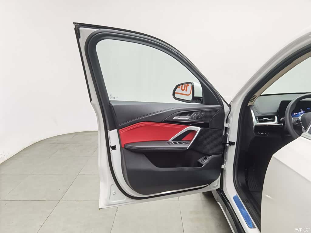 BMW iX1, 2025 8
