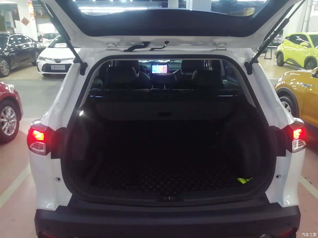 Toyota Frontlander, 2024 19