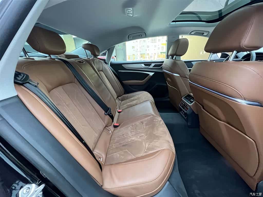Audi A7L, 2024 17