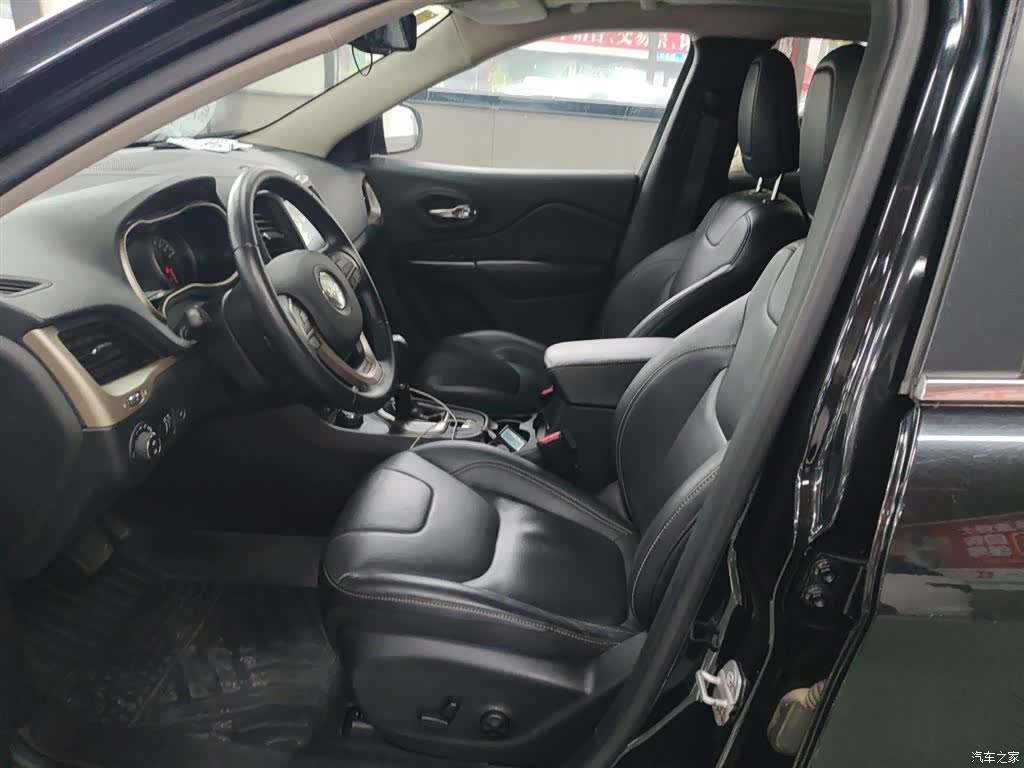 Jeep Cherokee, 2018 11