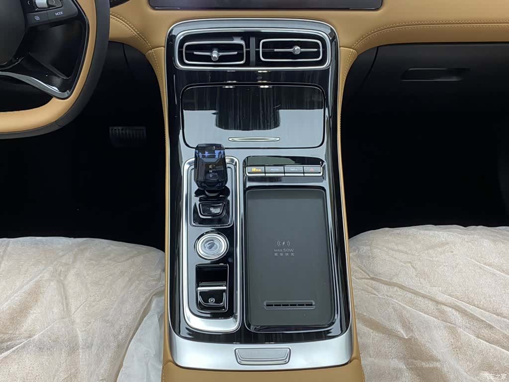 Geely Boyue, 2025 20