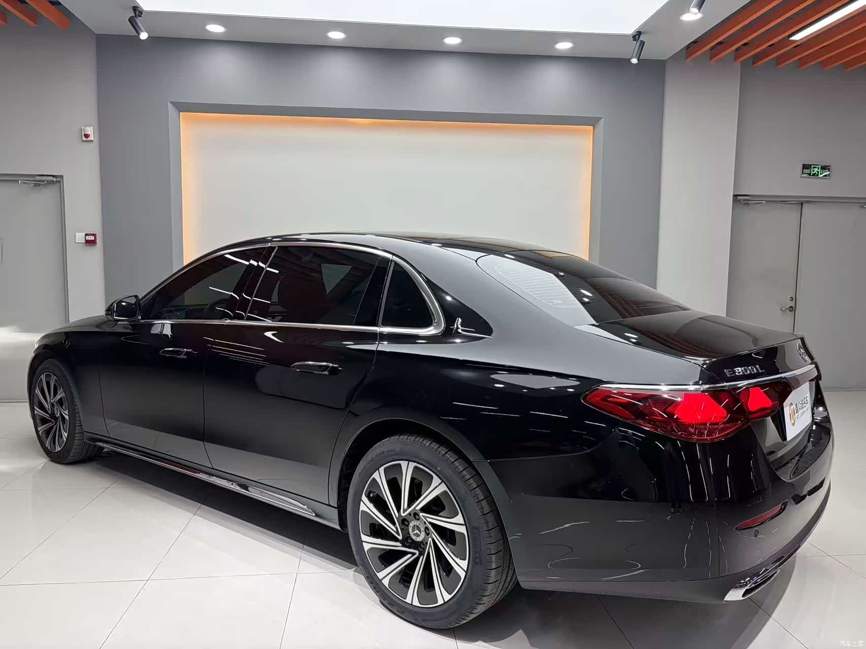 Mercedes-Benz E-Class, 2024 6