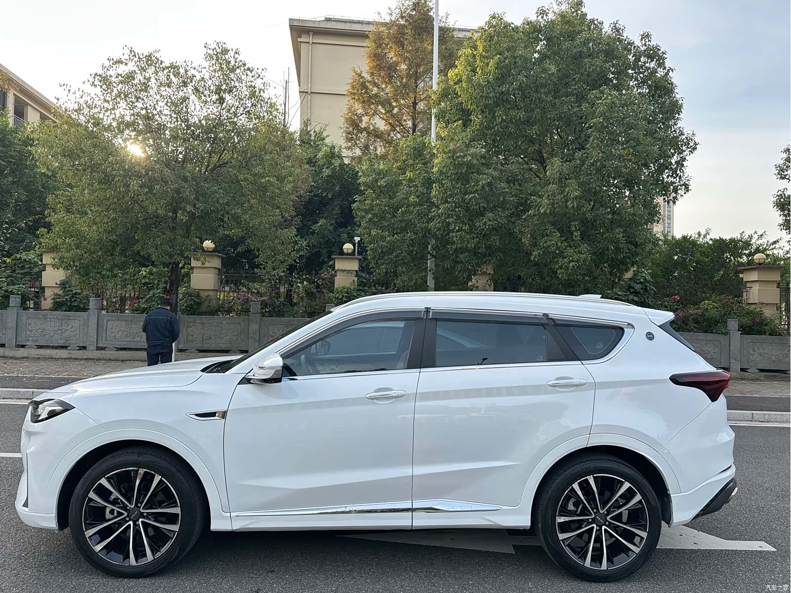 Jetour X70, 2023 3