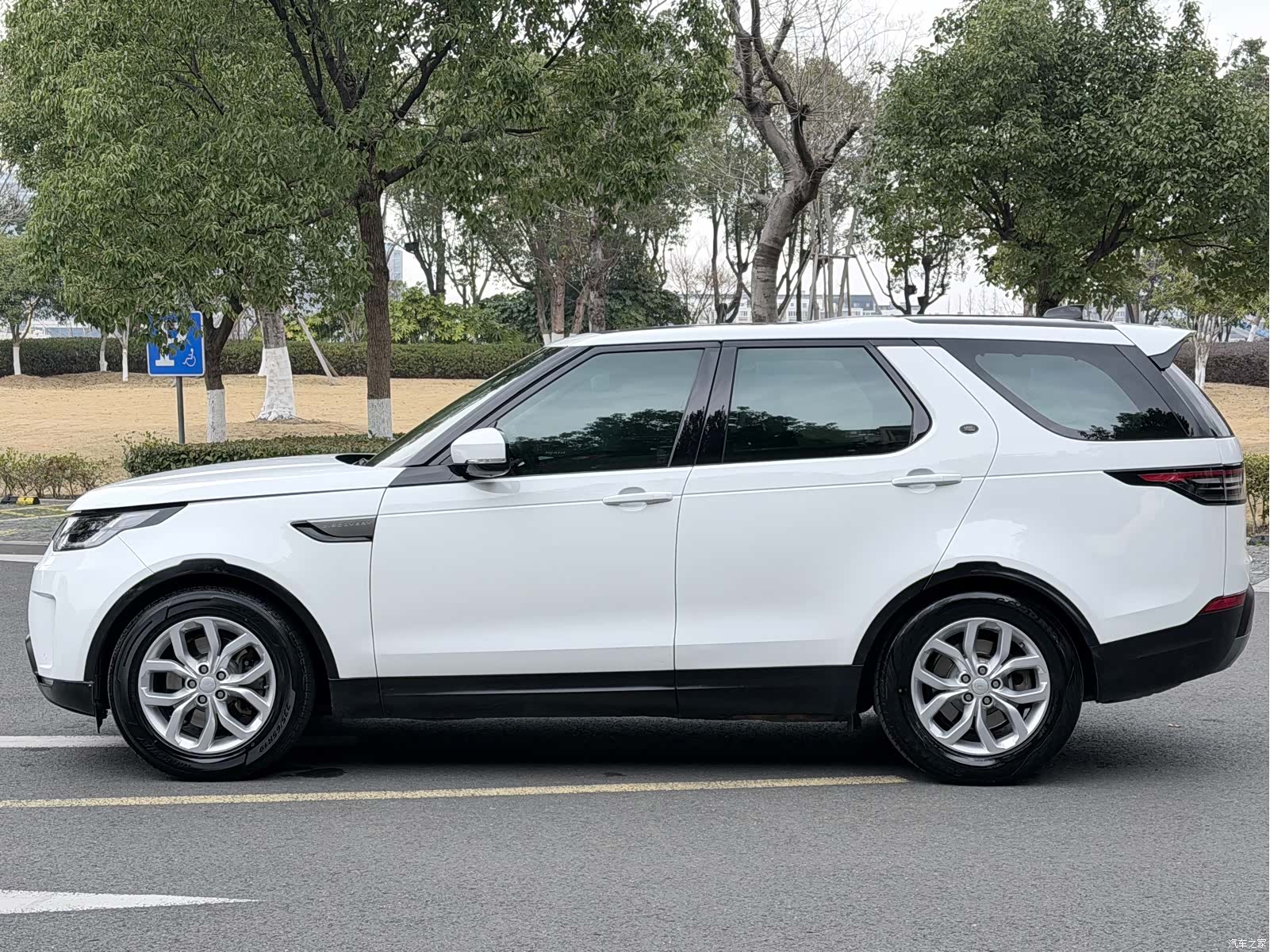 Land Rover Discovery, 2018 4