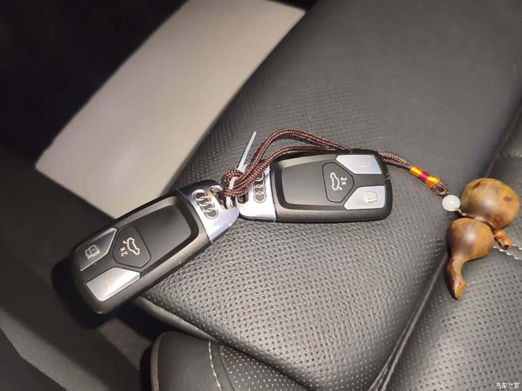 Audi A4L, 2022 9