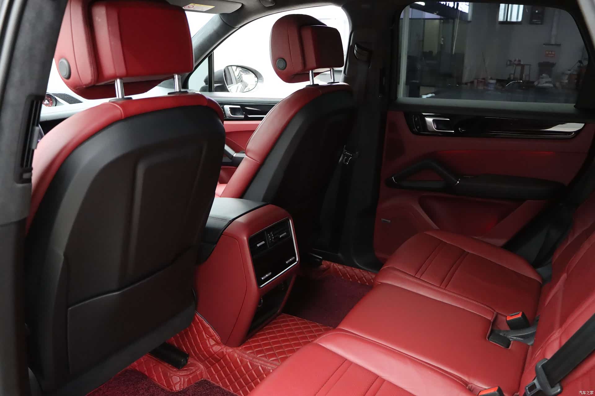 Porsche Cayenne, 2020 26