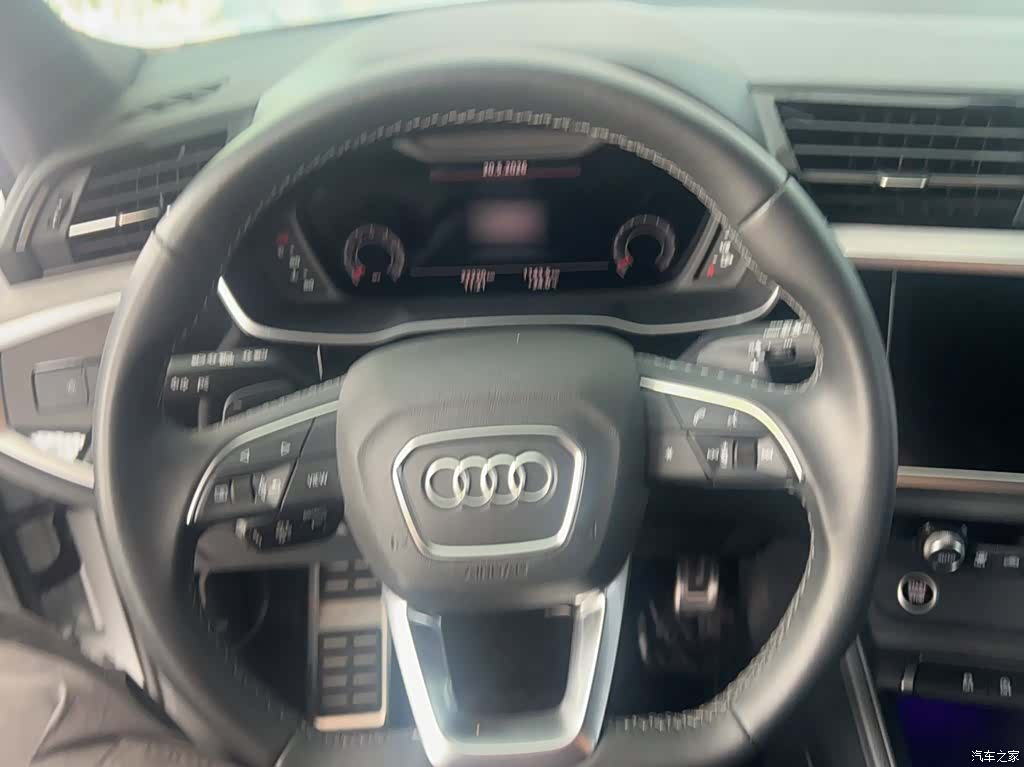 Audi Q3, 2024 4