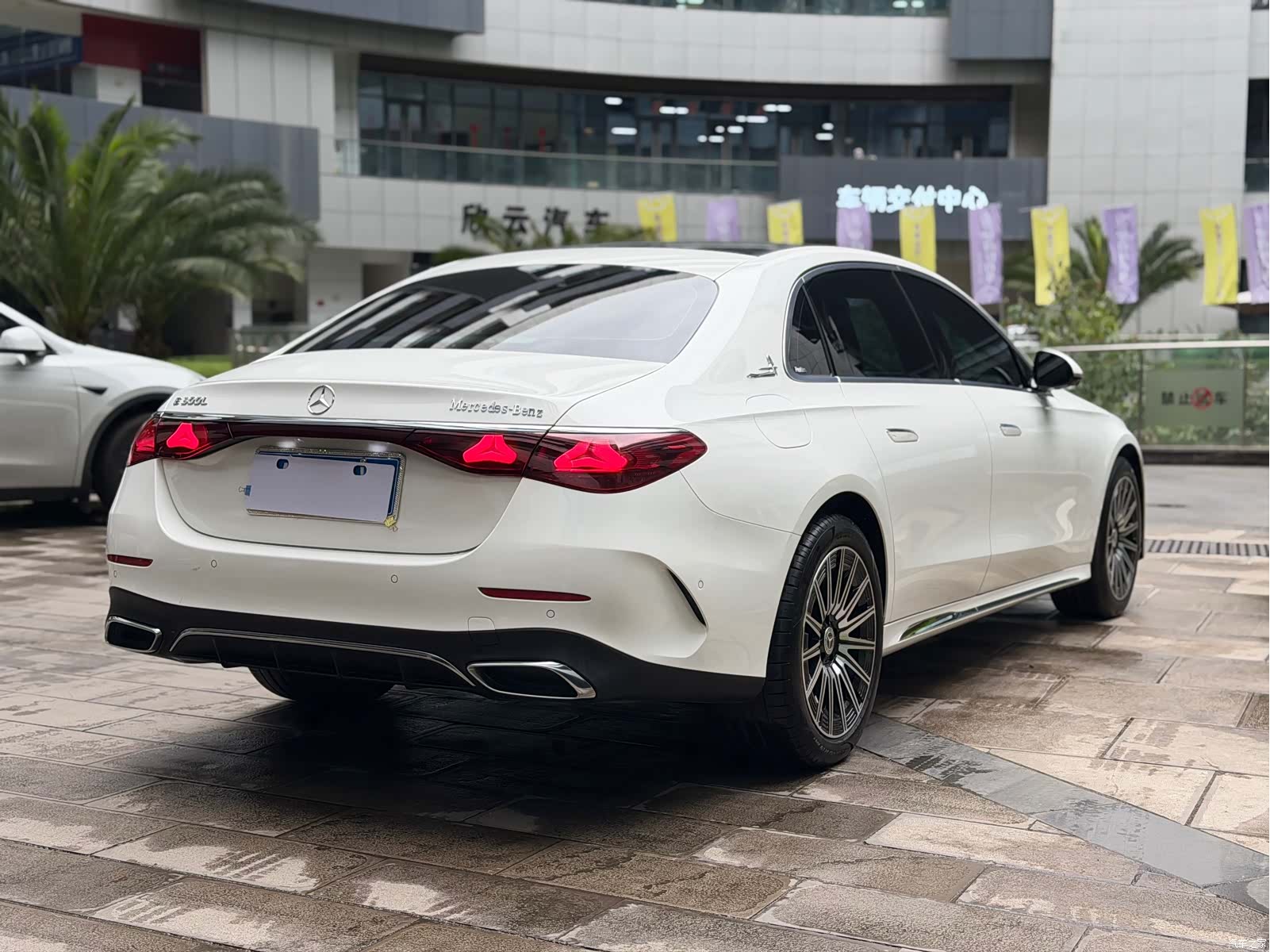 Mercedes-Benz E-Class, 2024 все фото