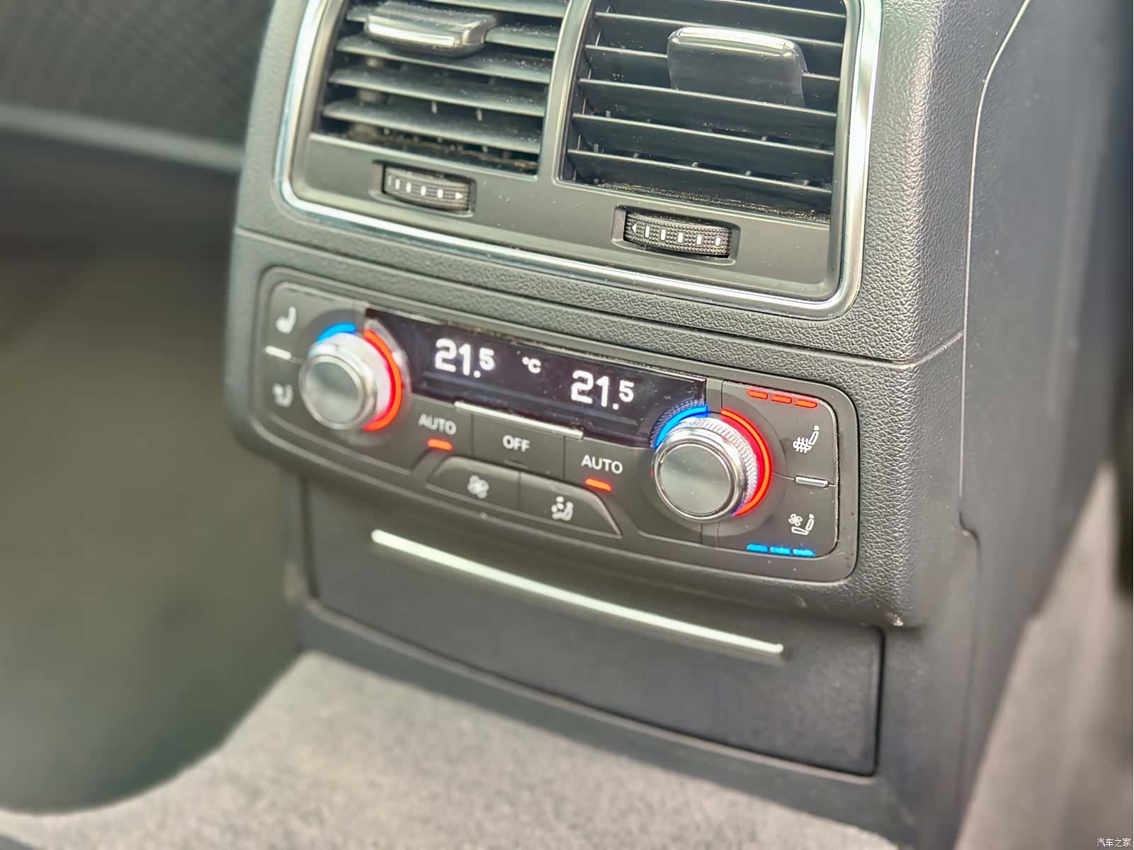 Audi A6L, 2012 42