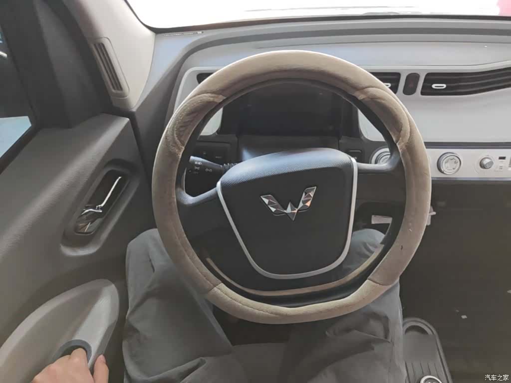 Wuling MINIEV, 2021 11