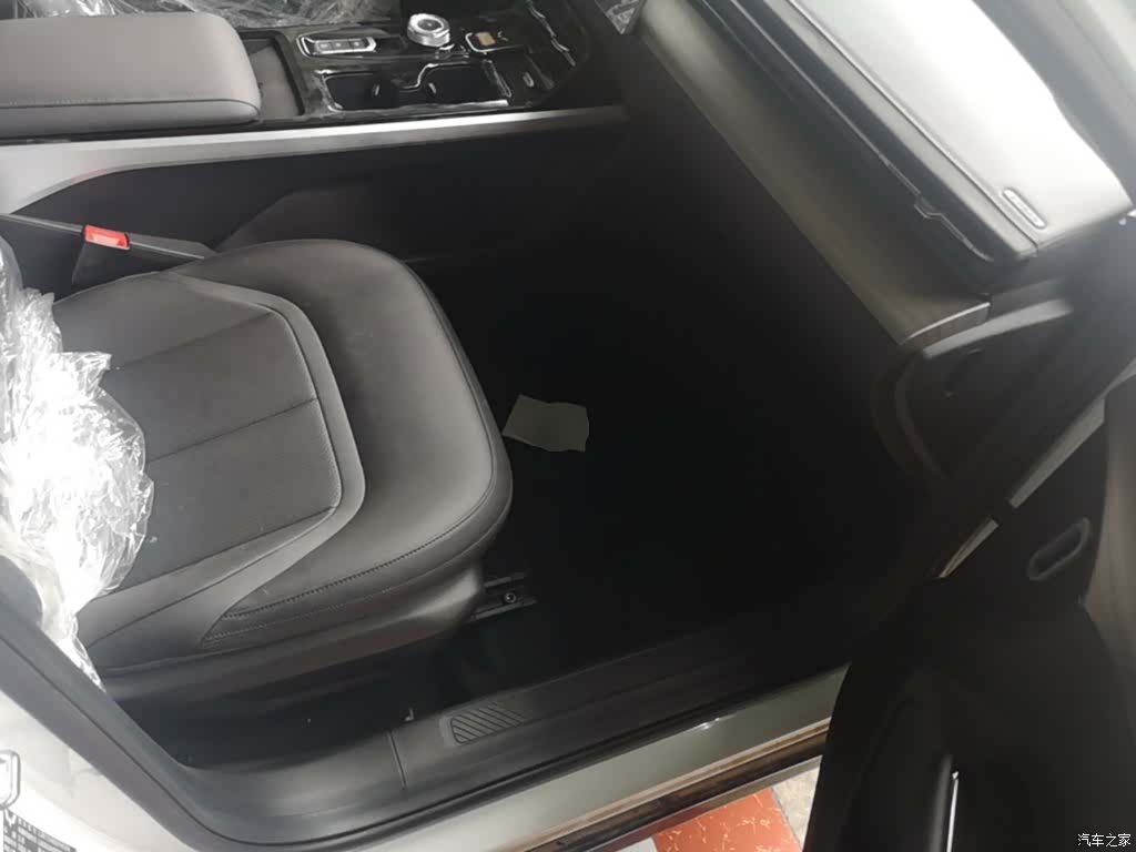 Wuling Starlight, 2026 19