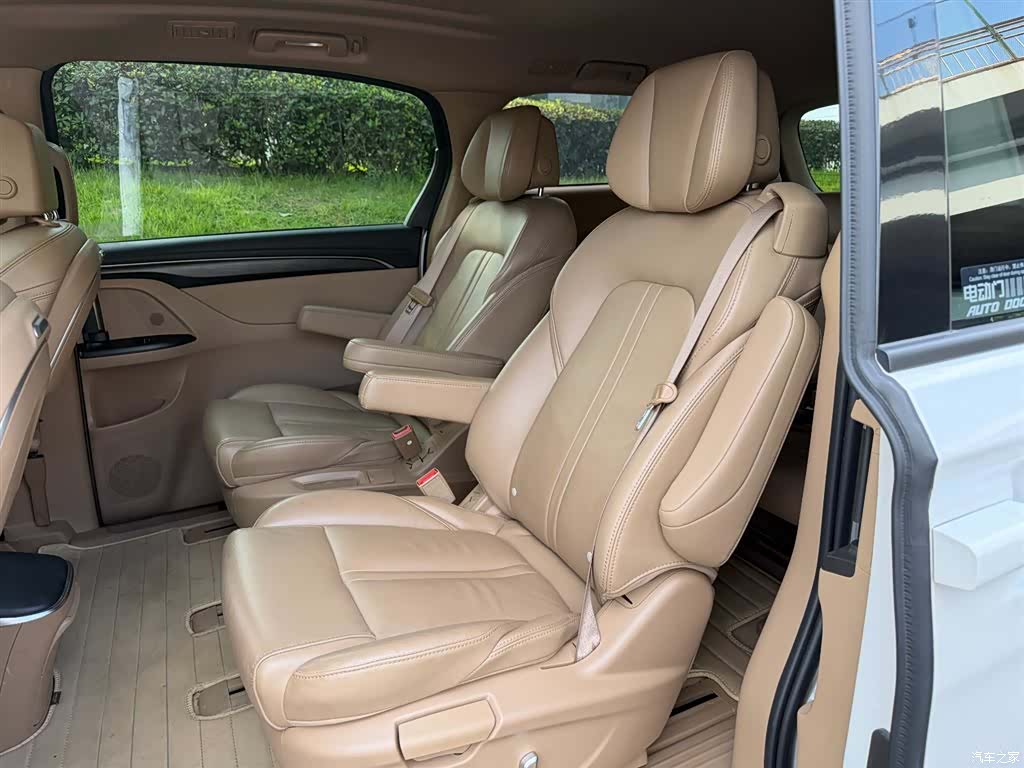 Buick GL8, 2021 11