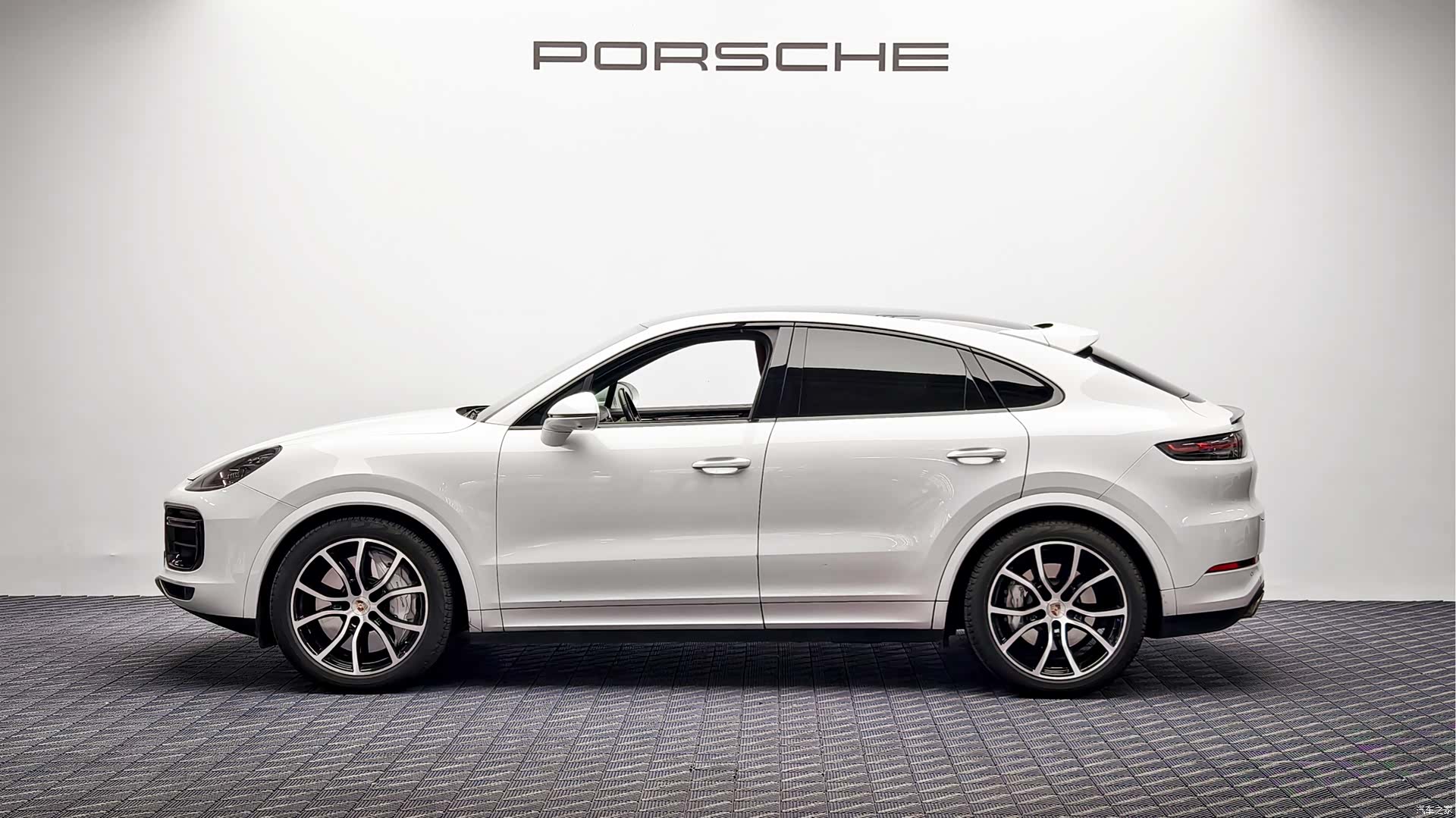 Cayenne Coupé, 2020 3