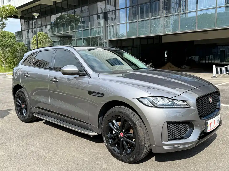 Jaguar F-PACE