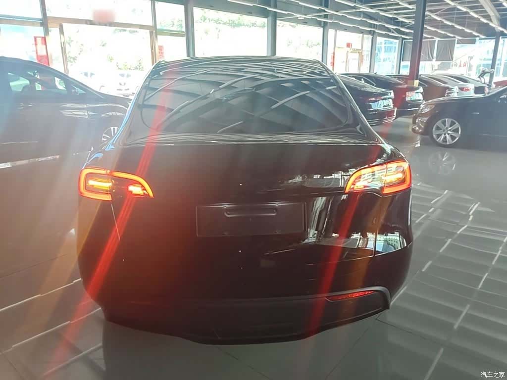 Tesla Model Y, 2022 6