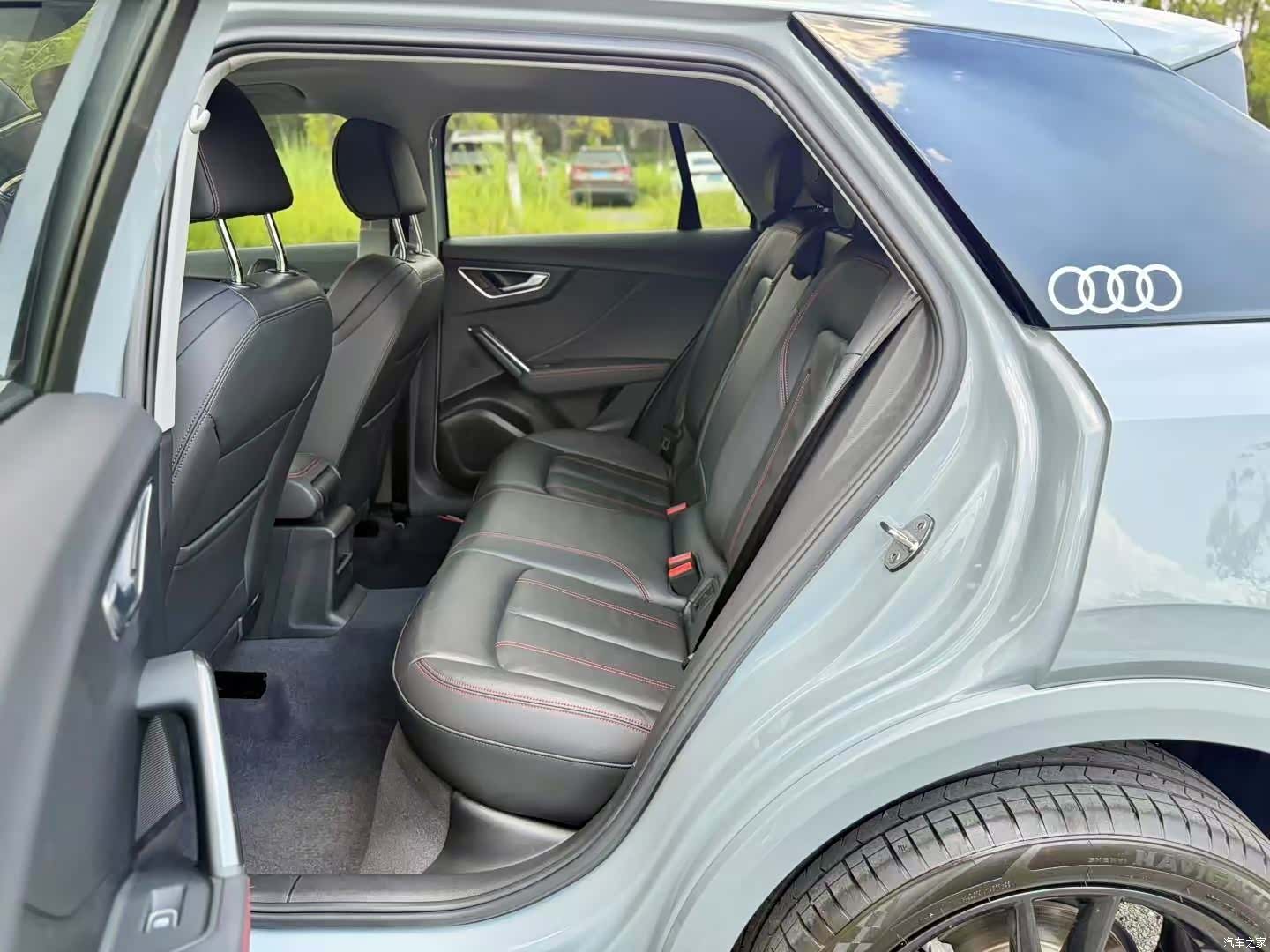 Audi Q2L, 2023 8