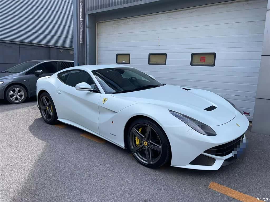 Ferrari F12ber, 2013 2