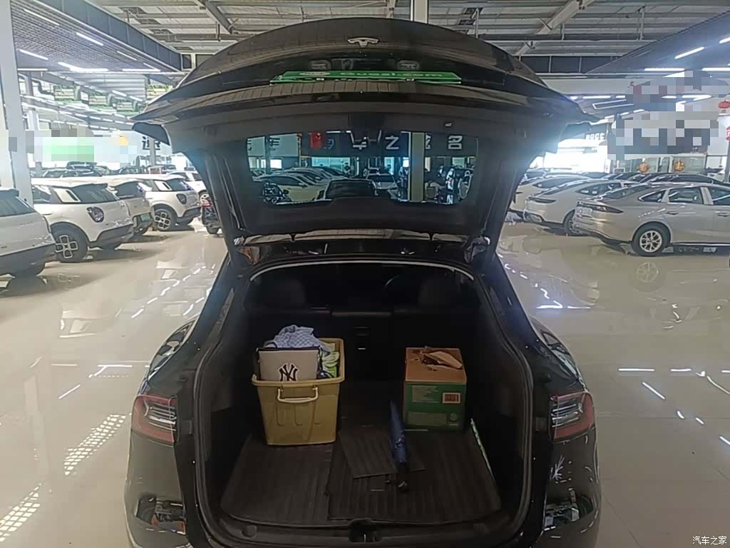 Tesla Model Y, 2023 19