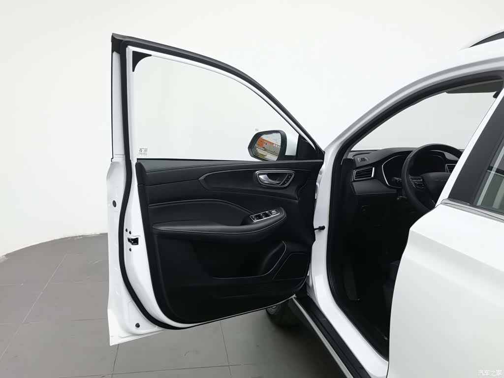 Roewe RX5, 2025 8