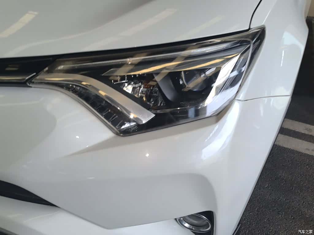 Toyota RAV4, 2017 18