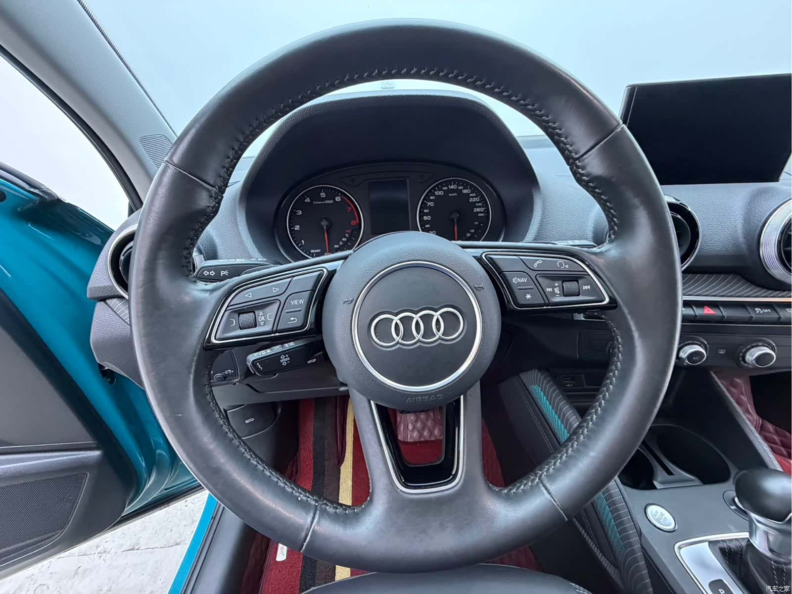 Audi Q2L, 2023 14